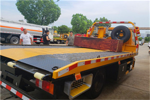 周至附近拖车电话号码服务